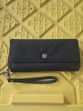 HERSEL Black Wristlet Wallet with Snap Closure